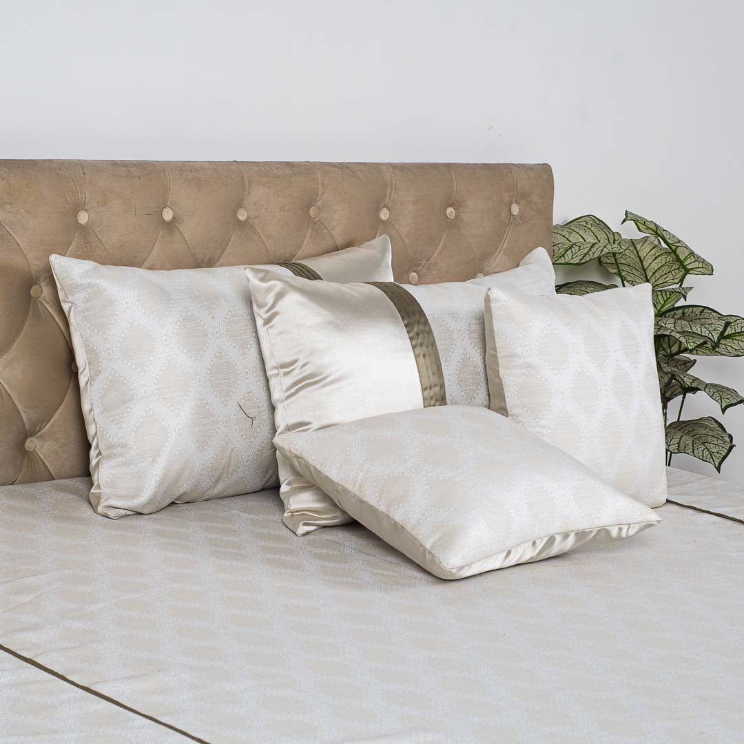 Jacquard Mix beige And Off White Bedcover Set