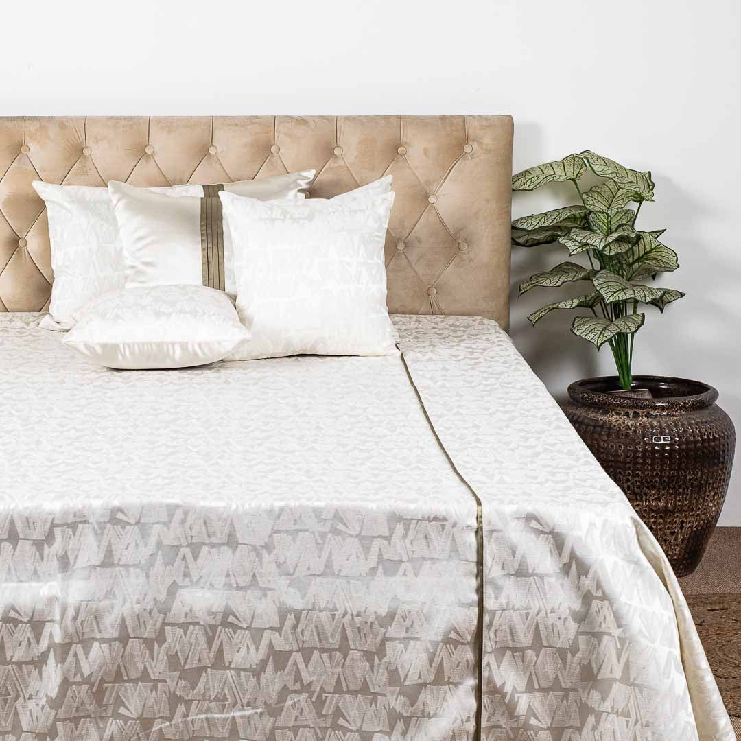 premium Silver Scribble Design Bedcover Set
