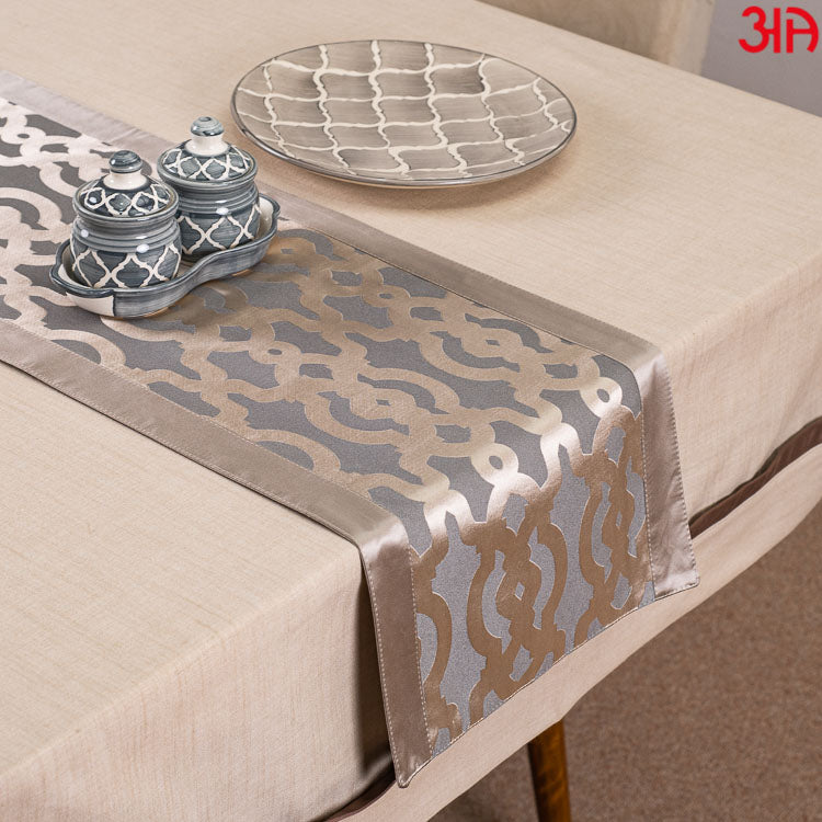 Gold And Silver Abtrcact Pattern Table Runner (13x72) Inch