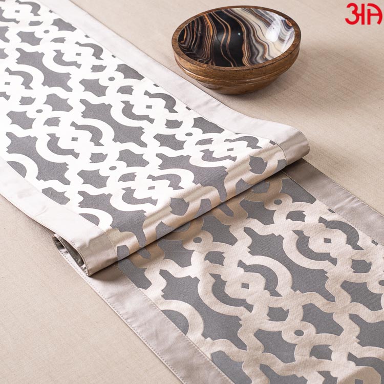 Gold And Silver Abtrcact Pattern Table Runner (13x72) Inch