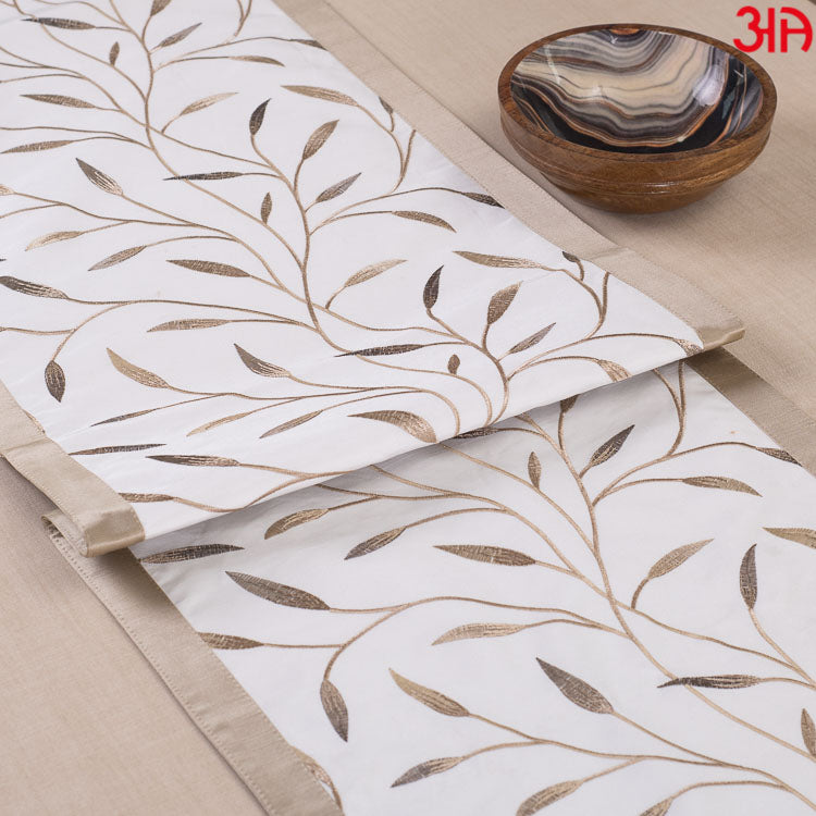 Golden Wheat Geometric Pattern Bed Table Runner (16x84) Inch