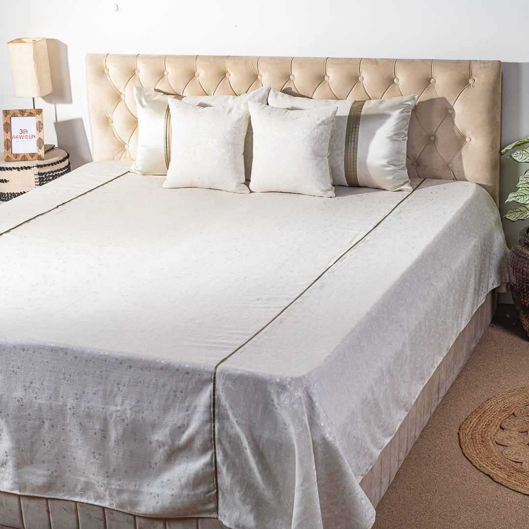 Premium King Size White Jacquard Mix (1+2+2) Bed Cover