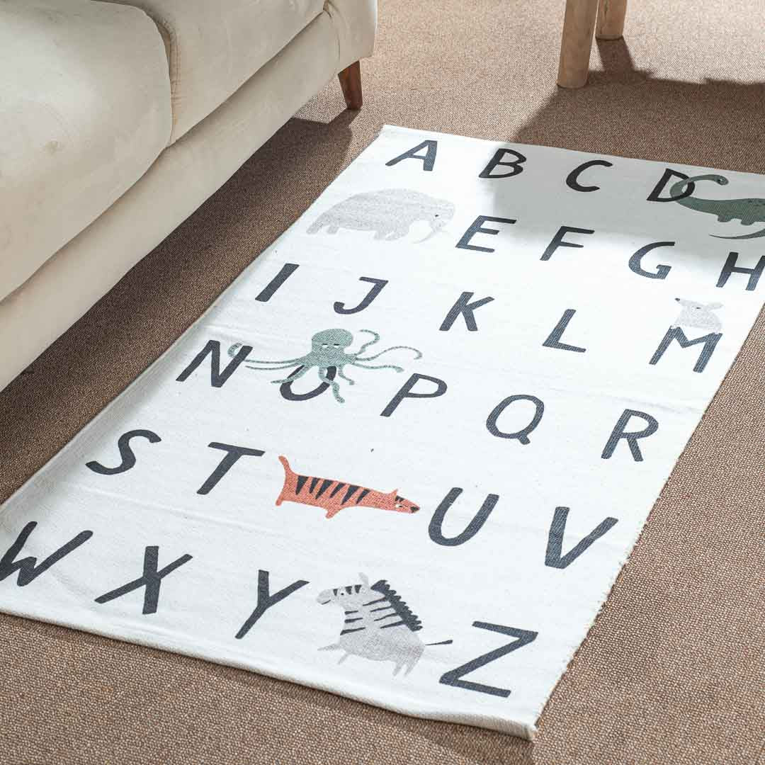 Premium White Rug Design Eight 74x144 cm