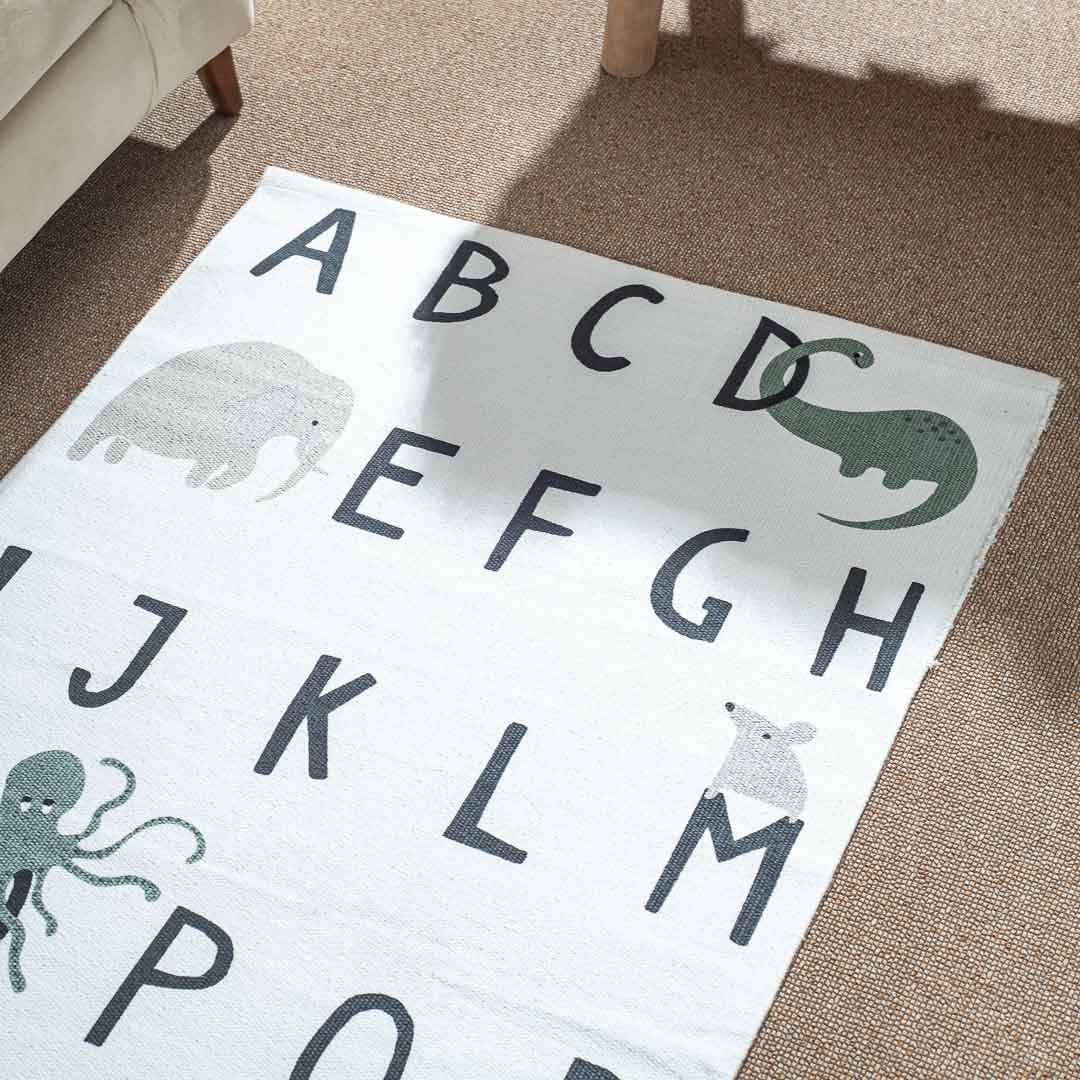 Premium White Rug Design Eight 74x144 cm