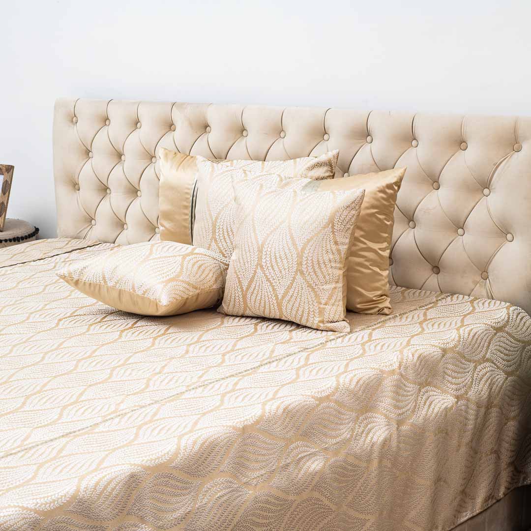 Premium King Size Jacquard Gold (1+2+2) Bed Cover Design Thirty One