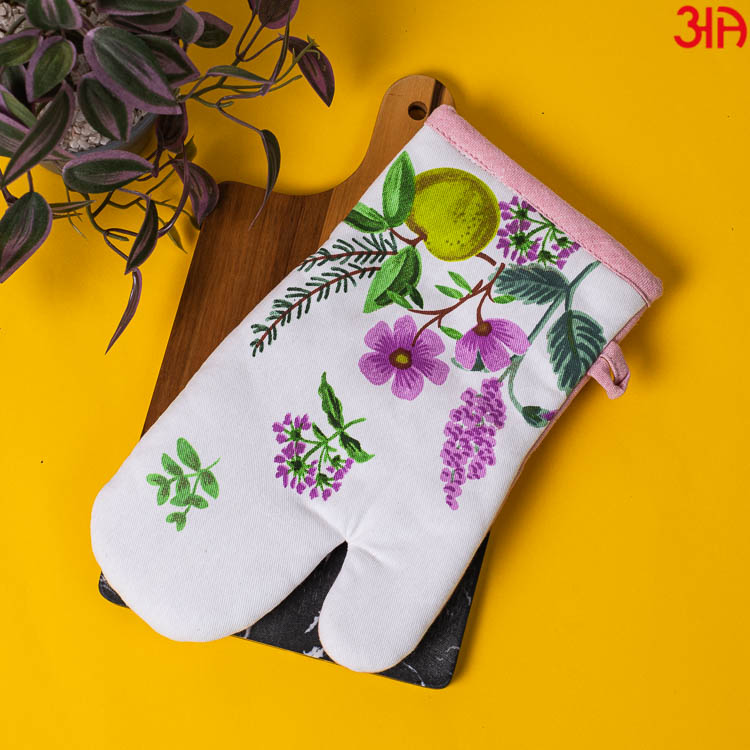 Green Apple Printed Cotton Microwave Gloves
