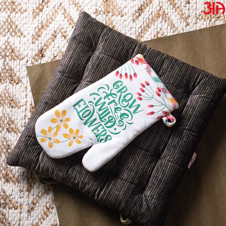 Wild Flowers Printed Cotton Microwave Gloves