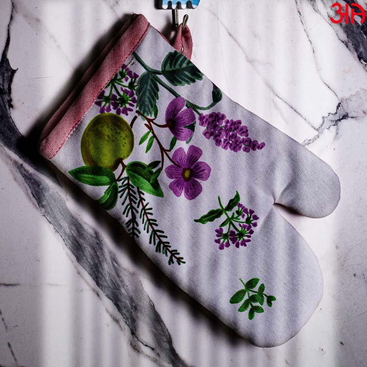 Green Apple Printed Cotton Microwave Gloves