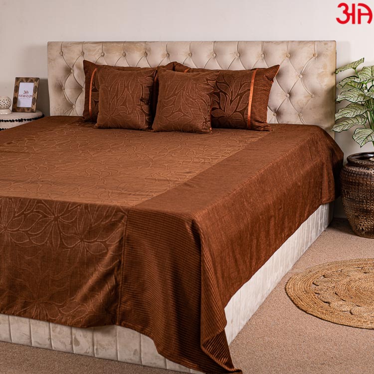 Brown Leaf King Size (100x108)-Inch Designer Bedcover Set (1+2+2)