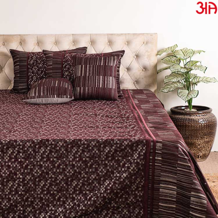 Maroon Abstract Textured King Size (100x108)-Inch Bedcover Set (1+2+2)