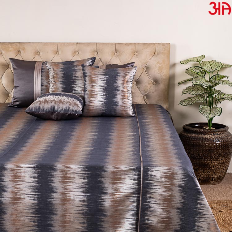 Black and Brown King Size (100x108)-Inch Designer Bedcover Set (1+2+2)