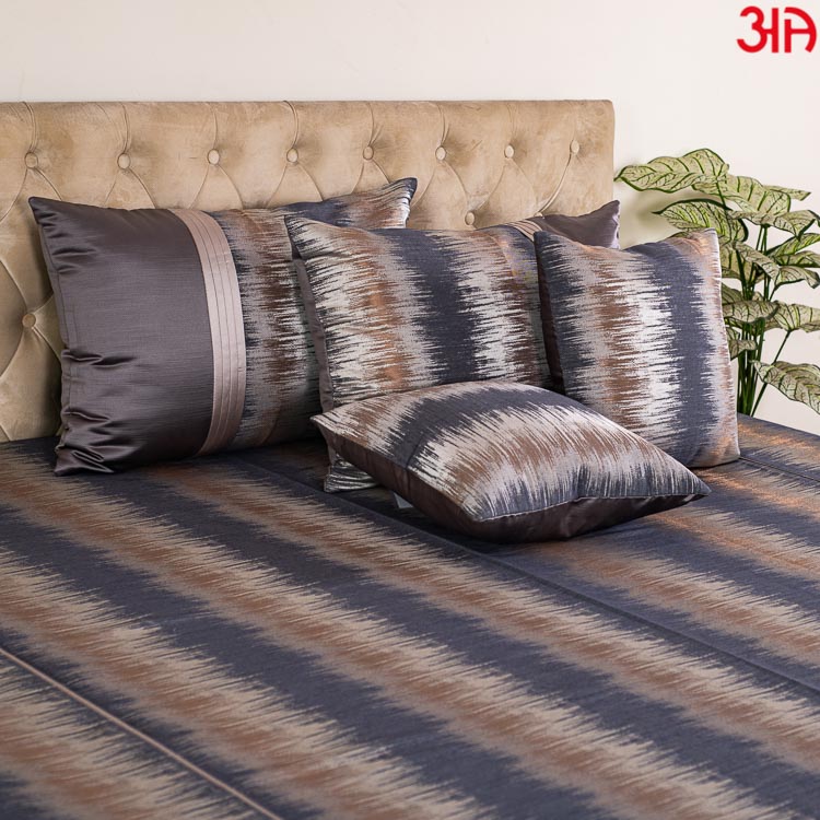 Black and Brown King Size (100x108)-Inch Designer Bedcover Set (1+2+2)