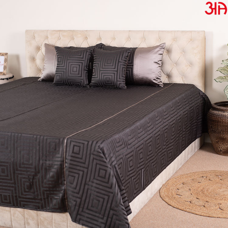 Black King Size (100x108)-Inch Bedcover Set (1+2+2)