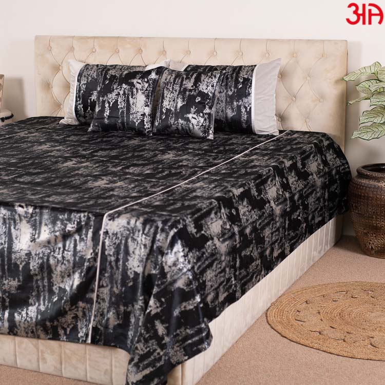 Black Designer King Size (100x108)-Inch Bedcover Set (1+2+2)