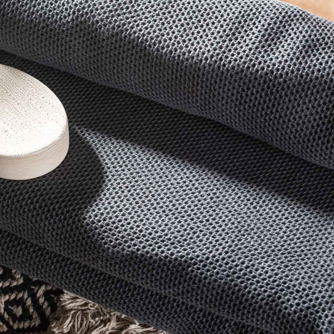 Deep Grey Textured Cotton Bath Towel – 76 × 163 cm