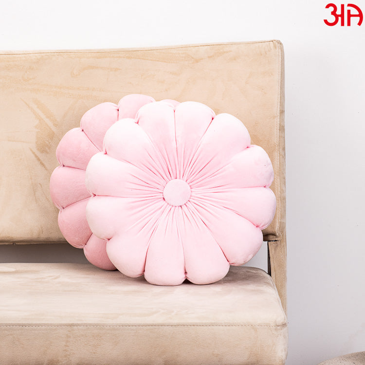 Petal Round Cushion With Filler