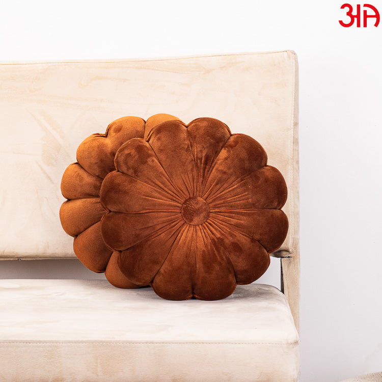 Petal Round Cushion With Filler