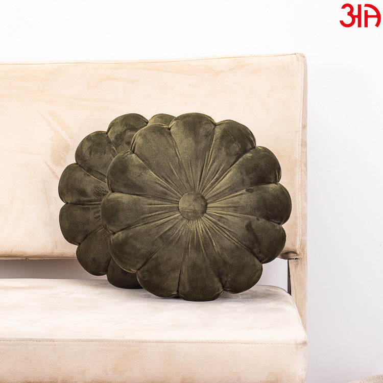 Petal Round Cushion With Filler