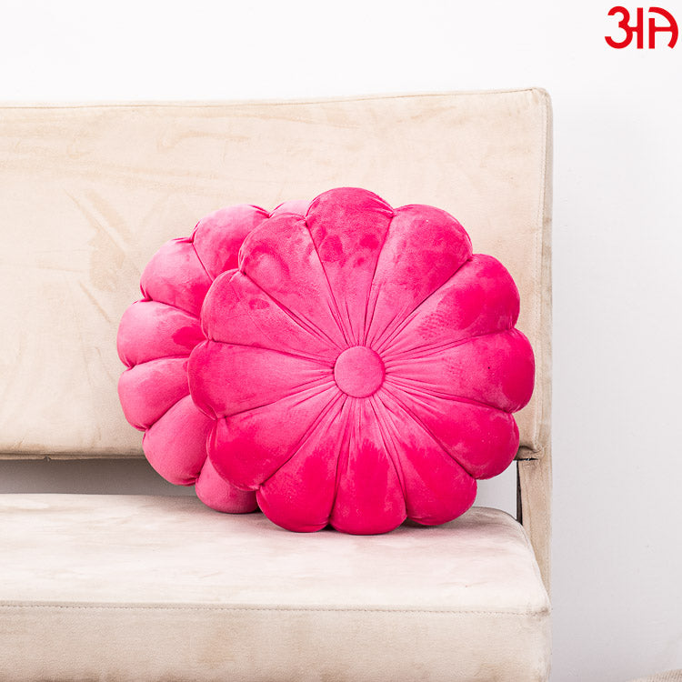 Petal Round Cushion With Filler