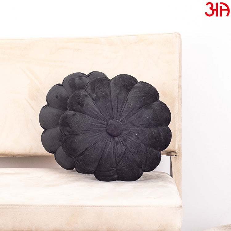 Petal Round Cushion With Filler