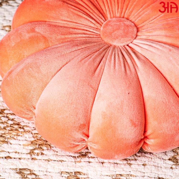 Petal Round Cushion With Filler