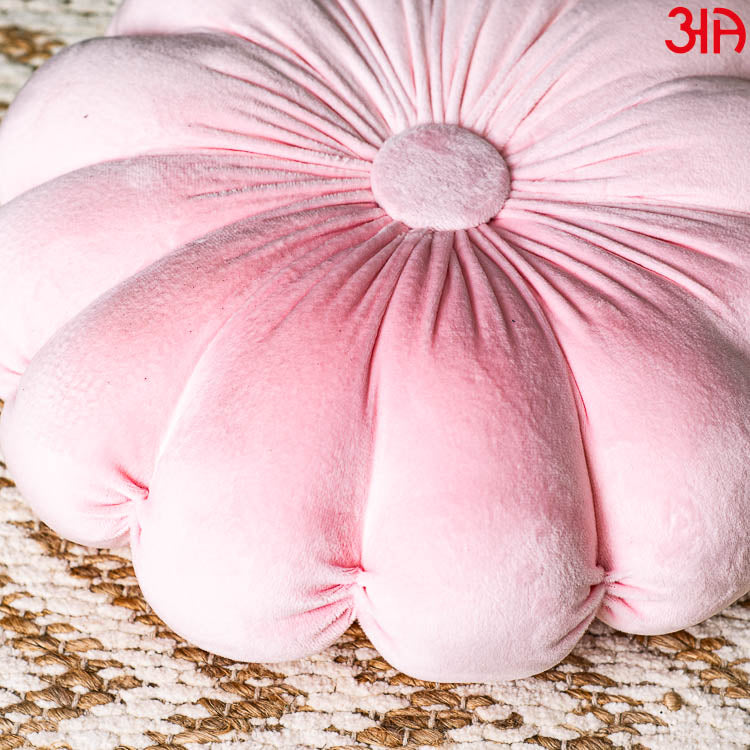 Petal Round Cushion With Filler