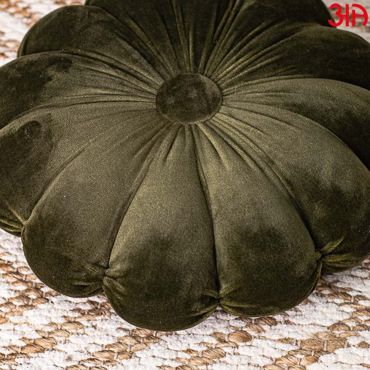 Petal Round Cushion With Filler