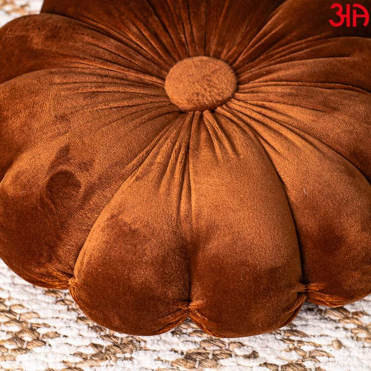 Petal Round Cushion With Filler