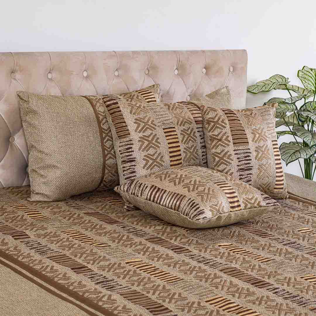 Abstract Design King Size (100x110)-Inch Jute Jaquard Bedcover Set (1+2+2)