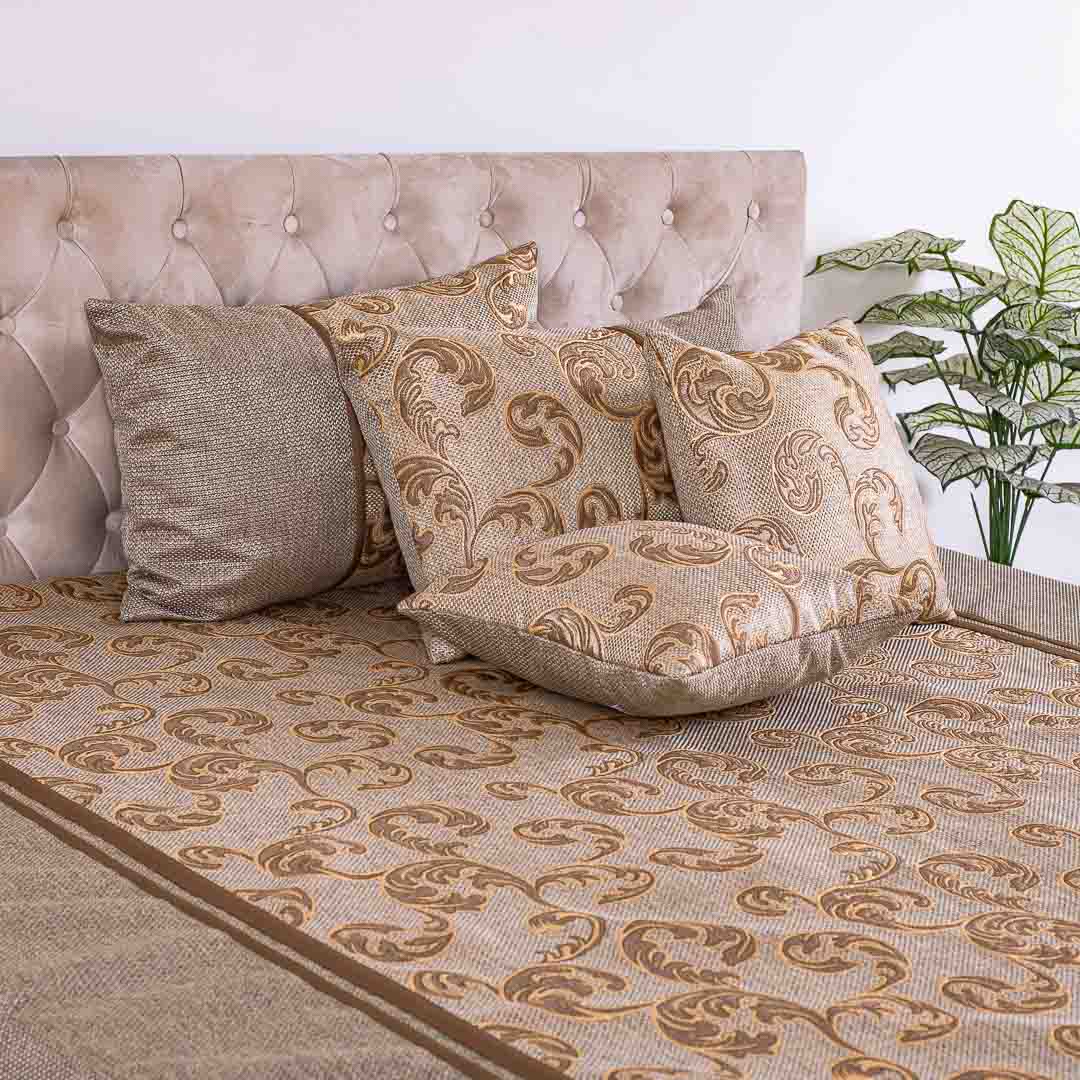 Paesly Jute Jaquard Printed King Size (100x110)-Inch Bedcover Set (1+2+2)