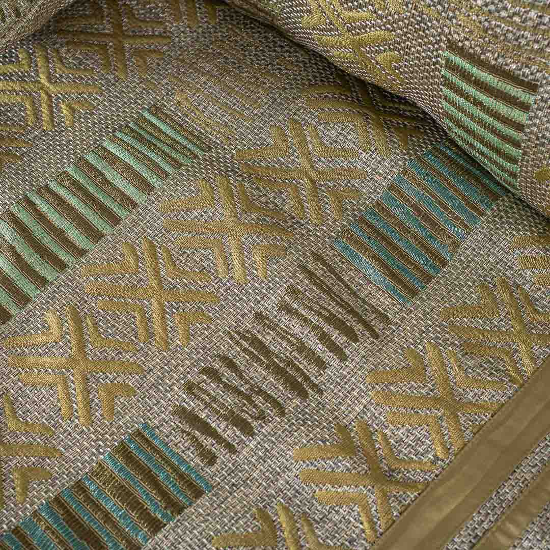 Abstract Design King Size (100x110)-Inch Jute Jaquard Bedcover Set (1+2+2)