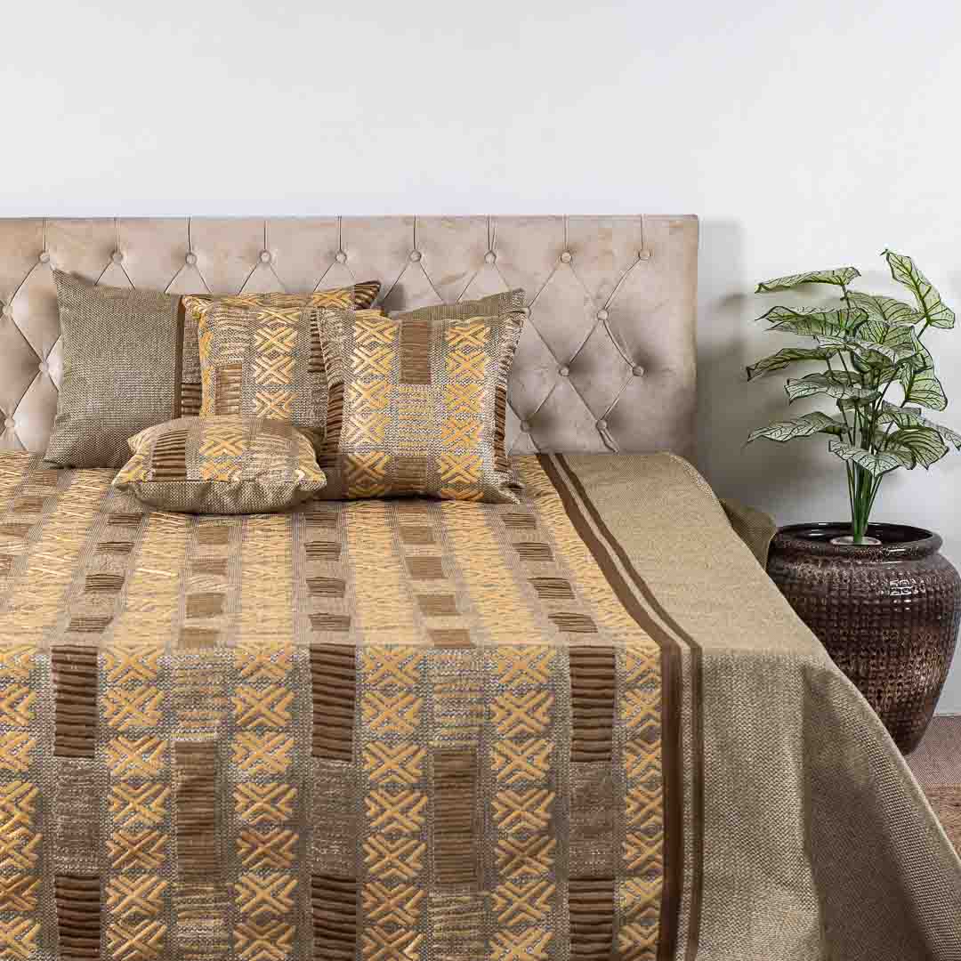 Abstract Design King Size (100x110)-Inch Jute Jaquard Bedcover Set (1+2+2)