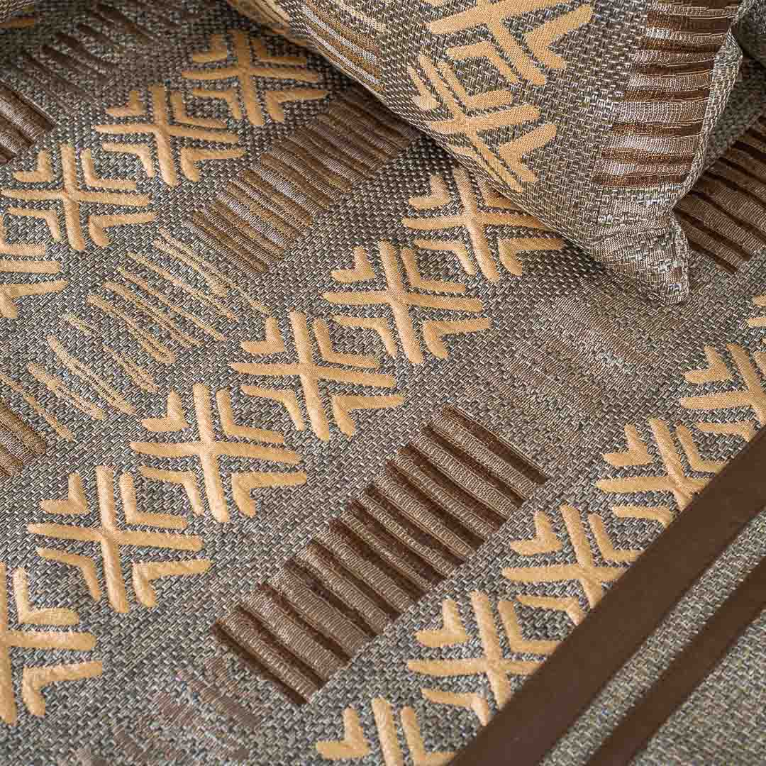 Abstract Design King Size (100x110)-Inch Jute Jaquard Bedcover Set (1+2+2)
