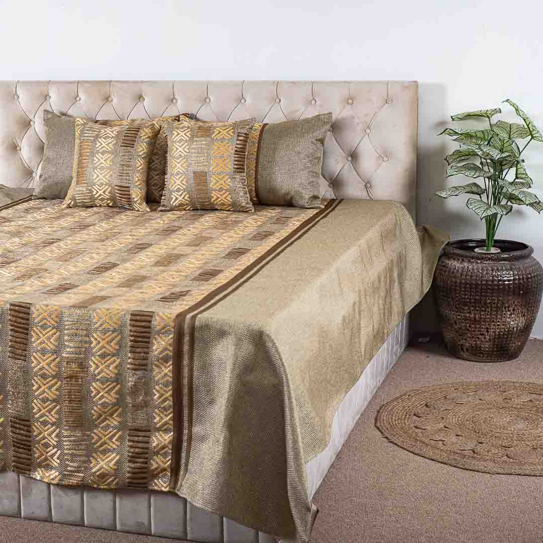 Abstract Design King Size (100x110)-Inch Jute Jaquard Bedcover Set (1+2+2)