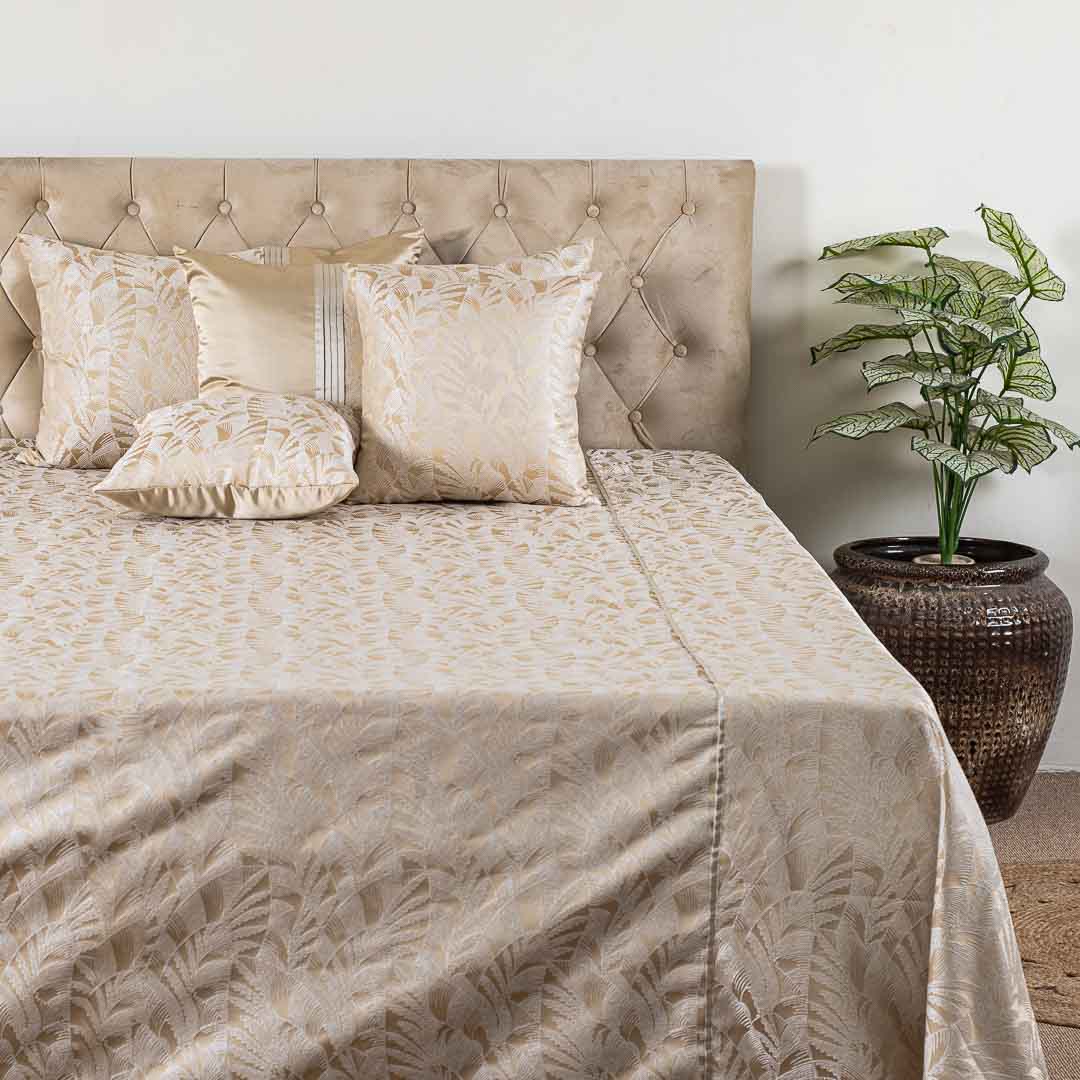 Shining Forest theme Jaquard Mix King Size Bedcover Set (1+2+2)