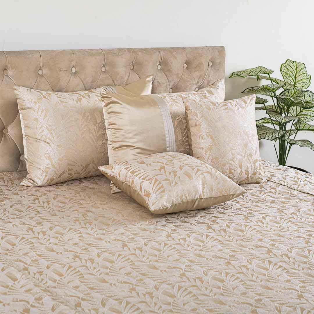 Shining Forest theme Jaquard Mix King Size Bedcover Set (1+2+2)