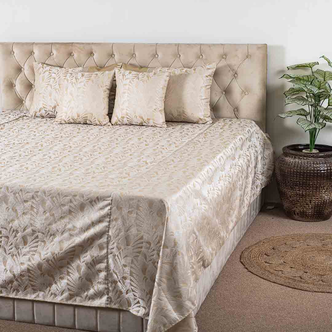 Shining Forest theme Jaquard Mix King Size Bedcover Set (1+2+2)