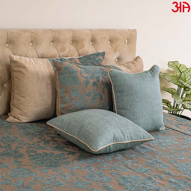 aqua floral bed cover2