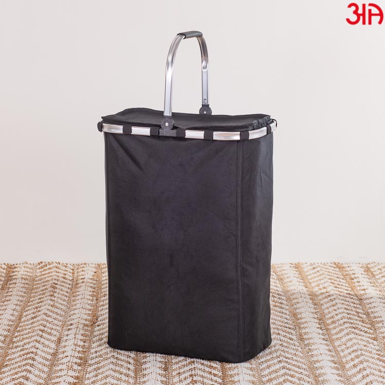 black laundry bag with handles2