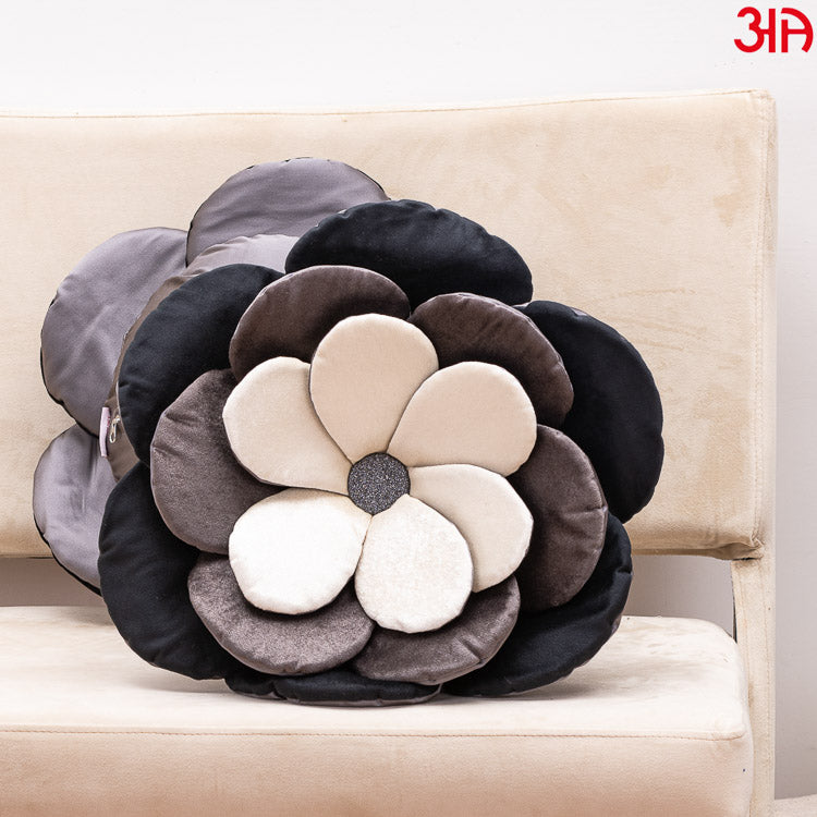 black rose cushion1