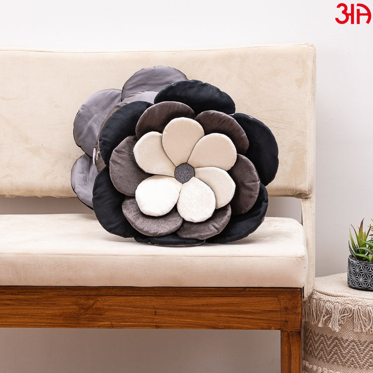 black rose cushion2