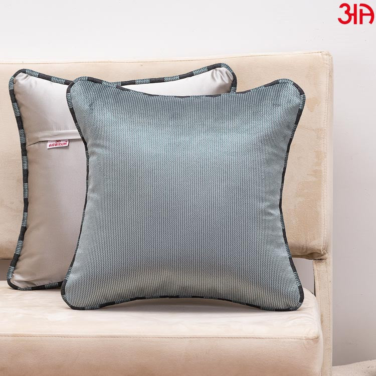 blue velvet cushion cover1