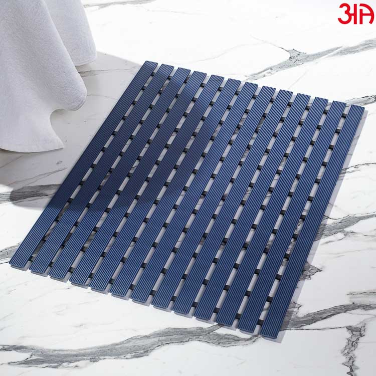 blue stripe showermat with drain hole 