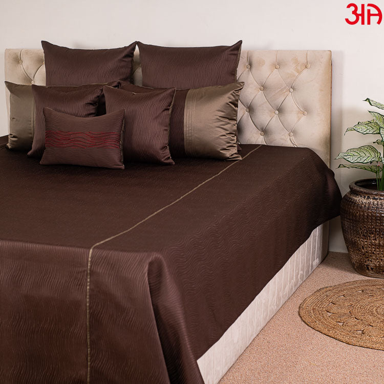 brown jacquard wave bed cover4
