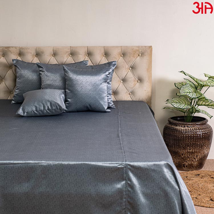 jacquard mix grey bed cover 1