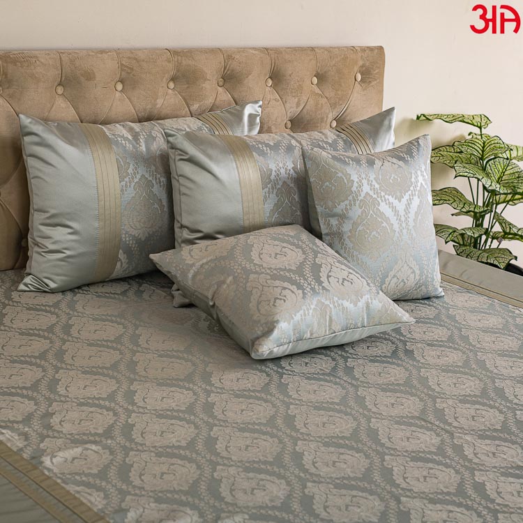 jacquard mix light grey bed cover 2