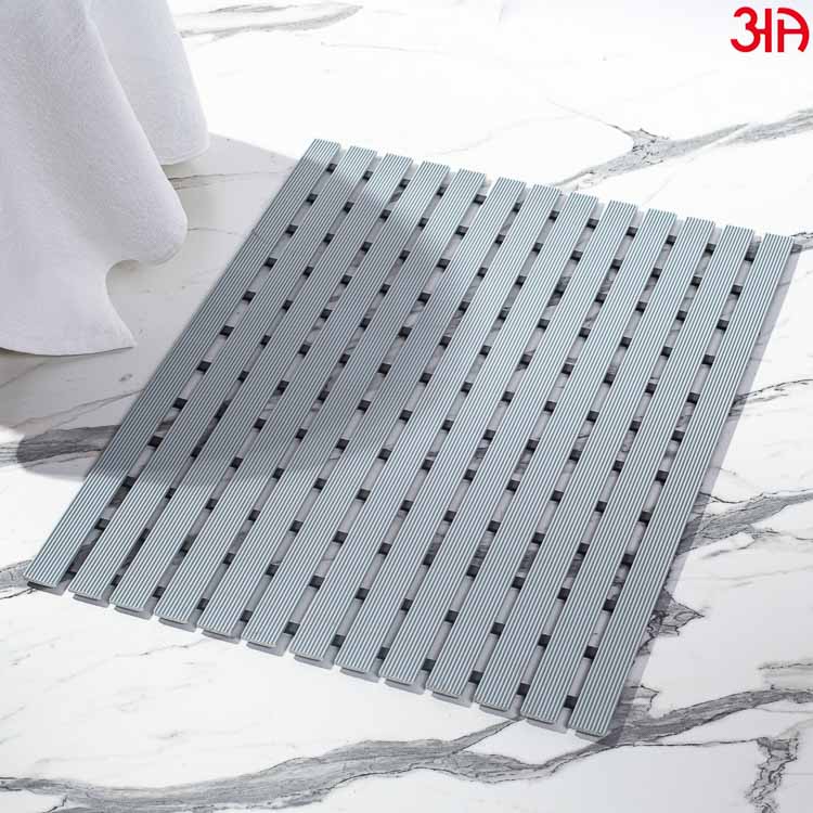 grey stripe showermat with drain hole