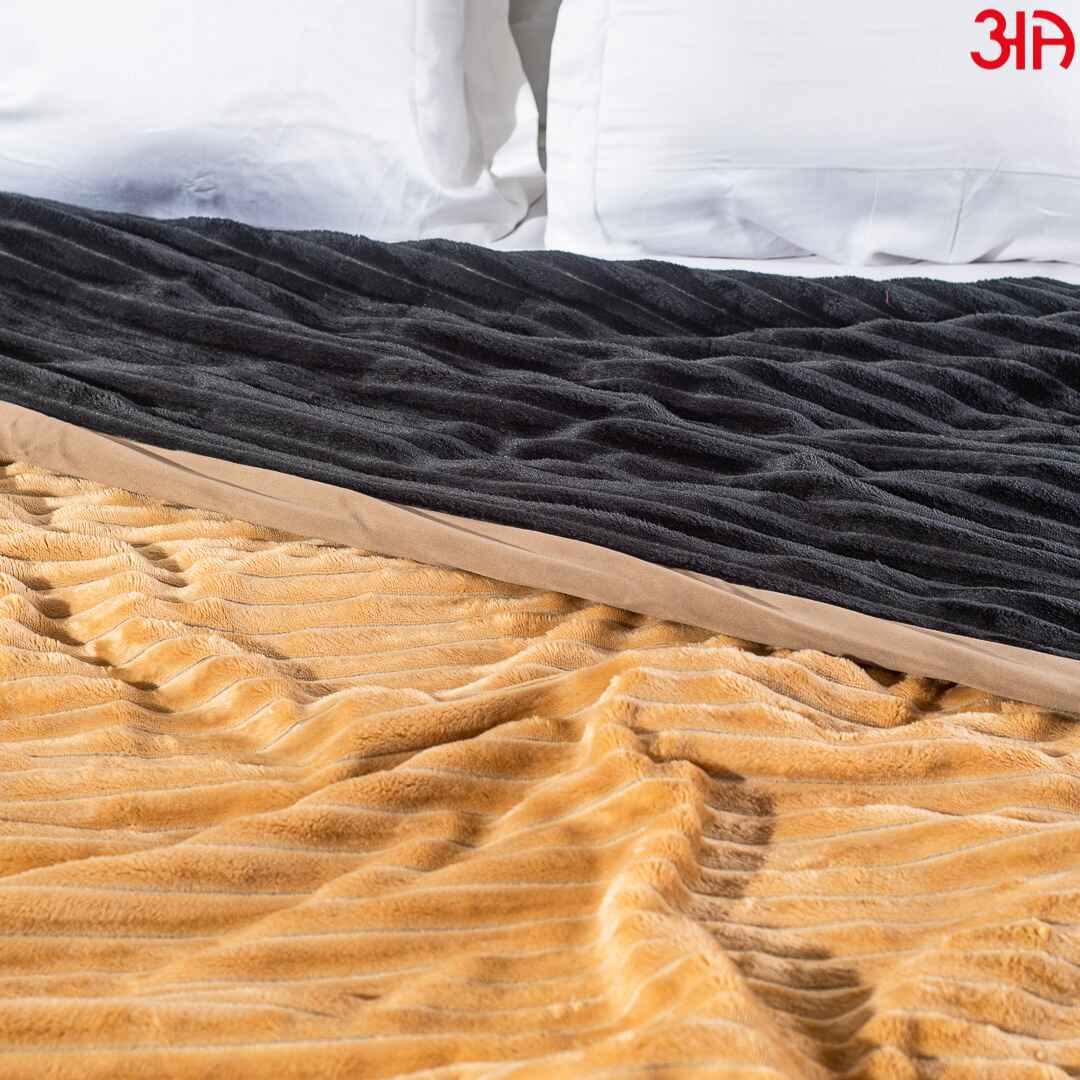 beige black AC Comforter5