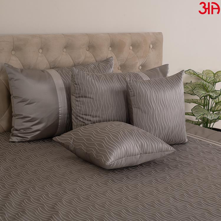 Abstract designer bed cover grey2