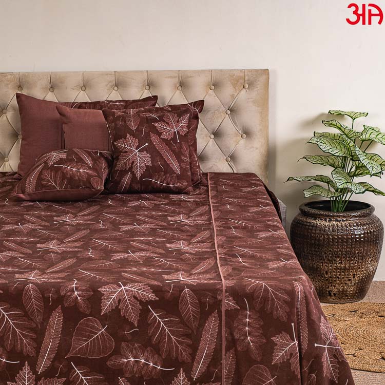 maroon leaf cotton bed cover